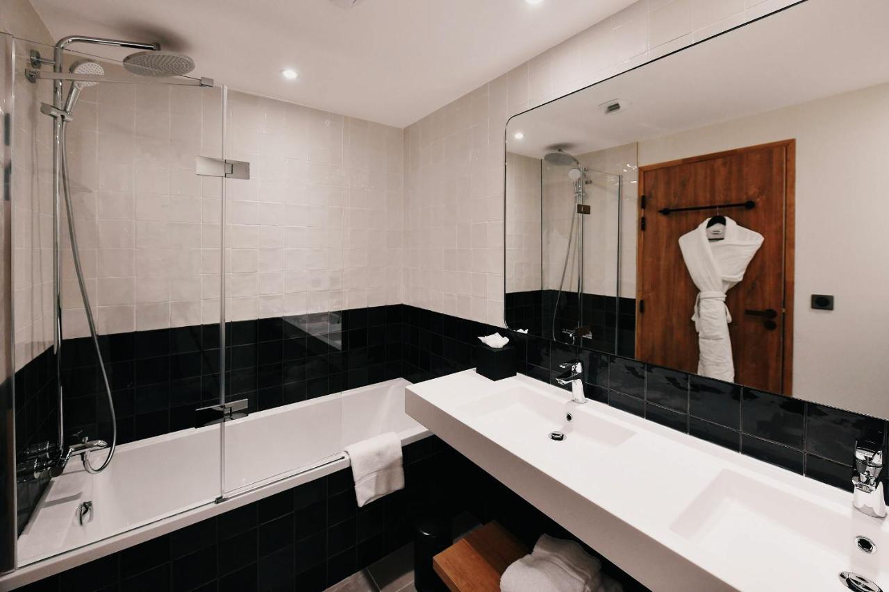 Golden Tulip Bezannes Hotel 4*