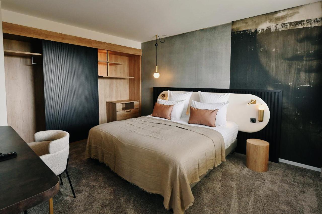 Golden Tulip Bezannes 4*